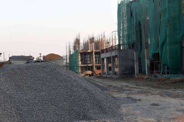 Noida seeks new agency to complete Golf Course project