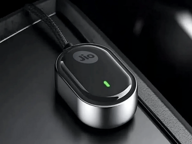 Jio Launches Smart Car Device for Wireless Android Auto and Apple CarPlay