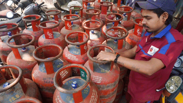 Rural area LPG booking period reduced from 45 to 25 days