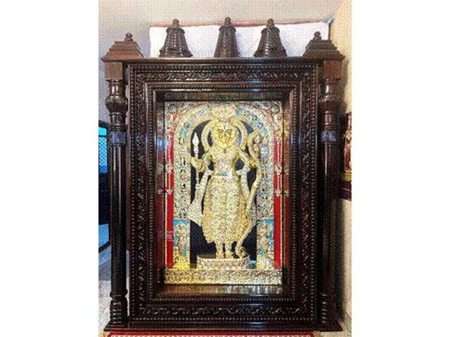 Gem-studded gold artwork of Lord Ram from Karnataka arrives at Ayodhya ...