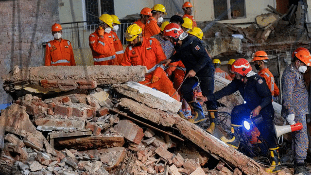 Students, colleges step up for Satya Niketan collapse victims