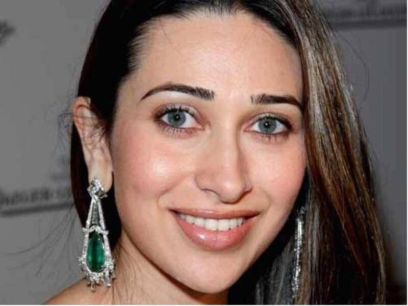 karishma kapoor eyes