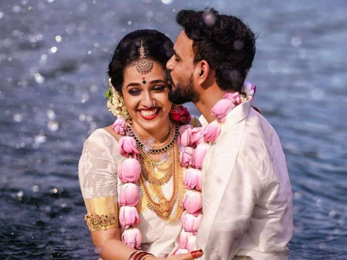 This South Indian Couple S Wedding Shoot In Traditional Wedding